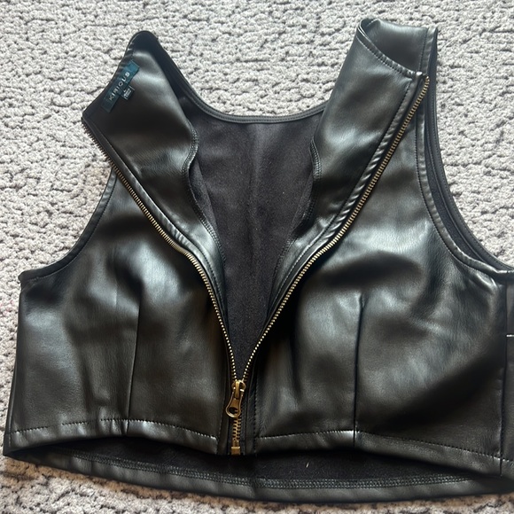 KIRIOUS Black Leather Top - Picture 6 of 10